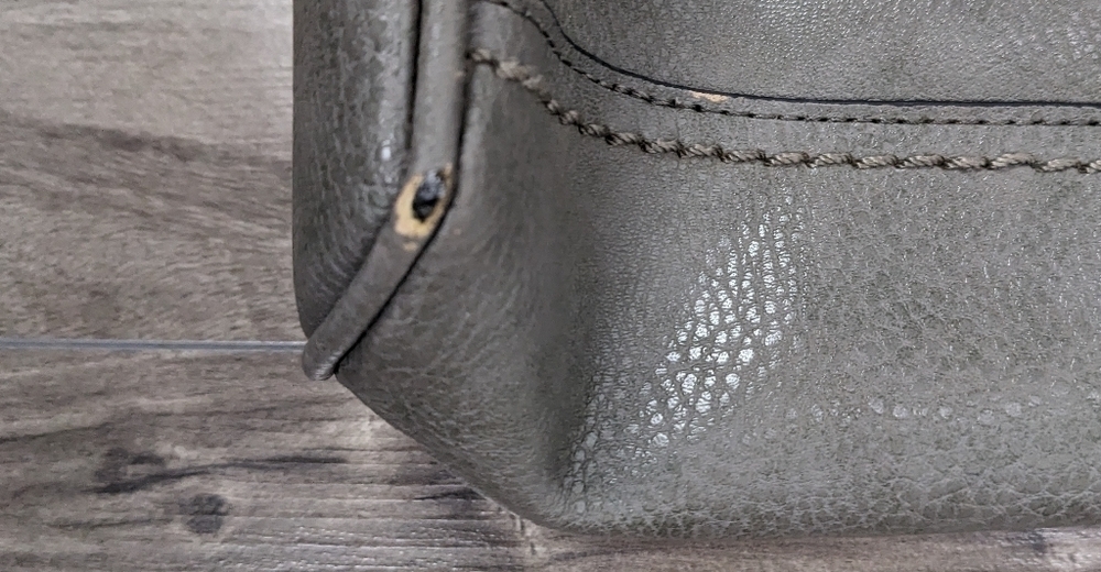 Roots Grey Crossbody Purse - Picture 4 of 11